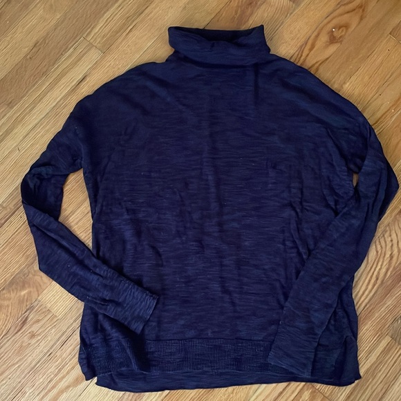 Dark purple lightweight turtleneck - Picture 1 of 6